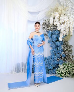 Nwe Darli Tun Instagram - Dress to impress, always….🦋

📸 Sai Aikuu
✍🏻 Zeyar Htun
👗 Htet Aung
💄 Lili own 
👱‍♀️ Tit Tit
💐 Thi Ha Aung