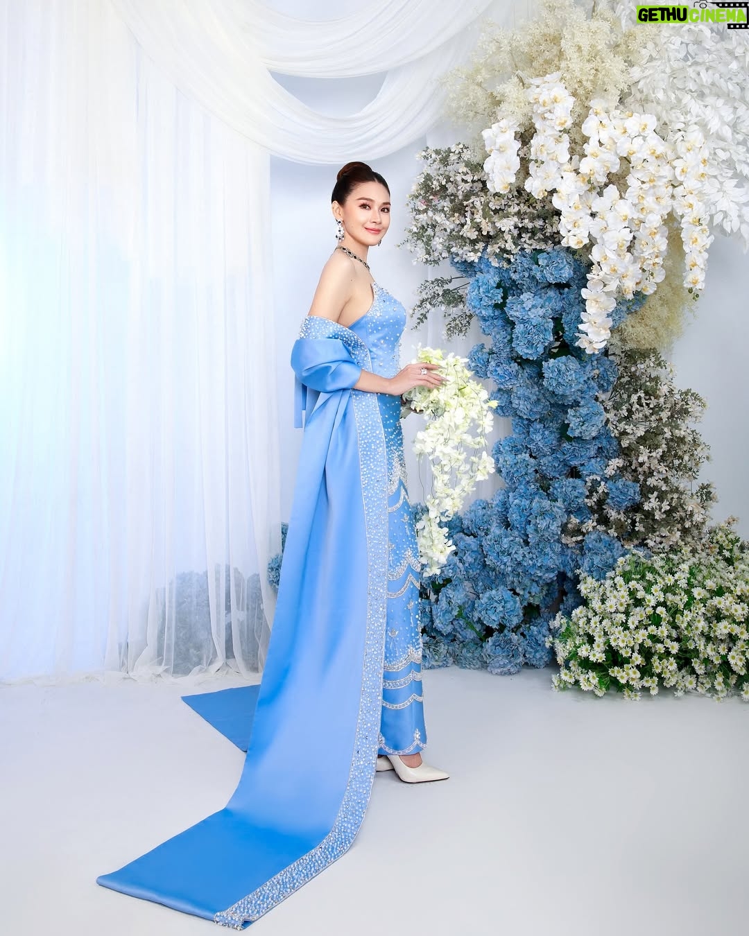 Nwe Darli Tun - 699 Likes - Dress to impress, always….🦋

📸 Sai Aikuu
✍🏻 Zeyar Htun
👗 Htet Aung
💄 Lili own 
👱‍♀️ Tit Tit
💐 Thi Ha Aung