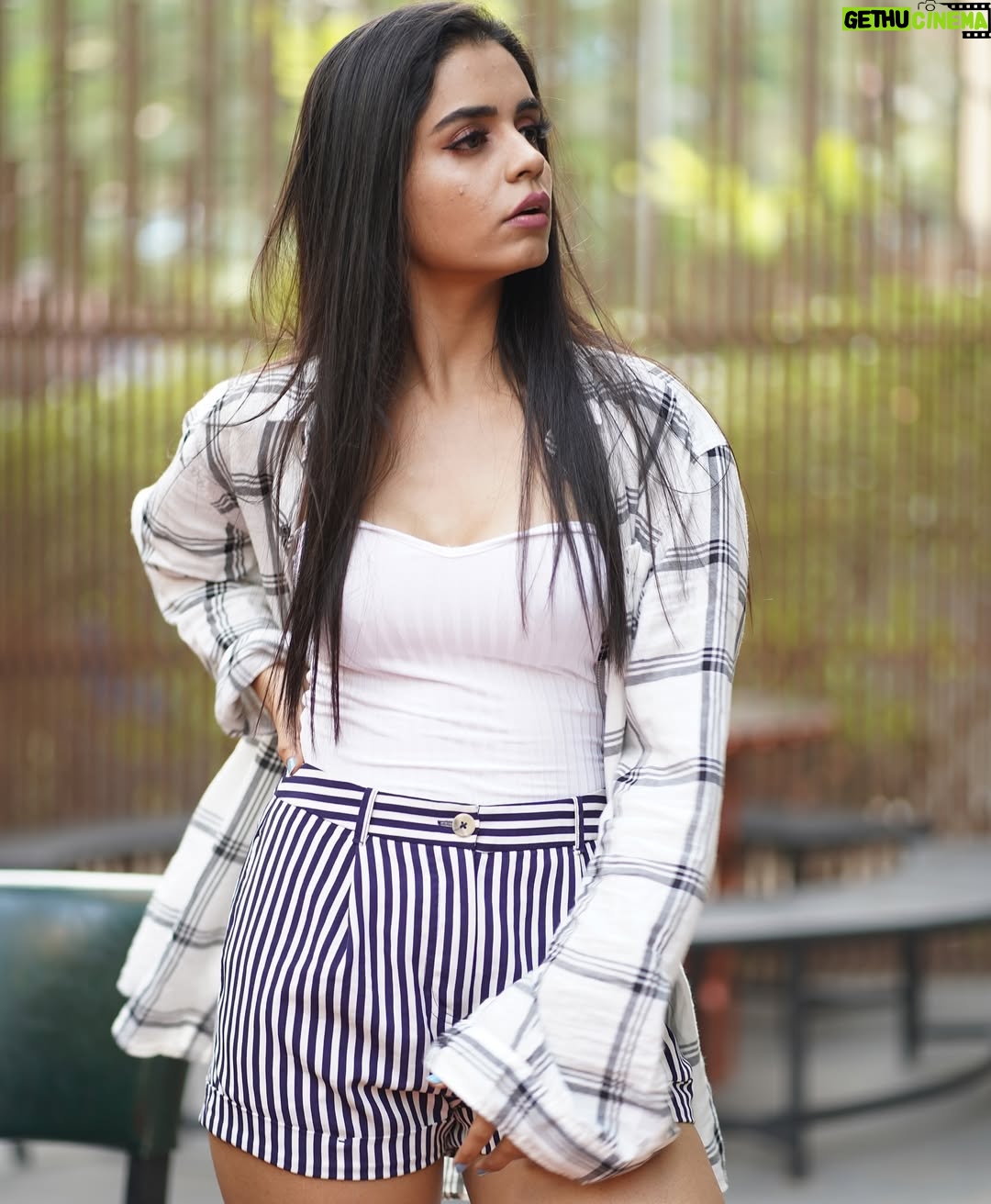 Nyeisha Rajput - 1.6K Likes - Strange life … strange you 

#insta #instagood #instamood #mood #girls #throwback #tbt #love #me #style #strong #she #styleaddict #picoftheday #photoshoot