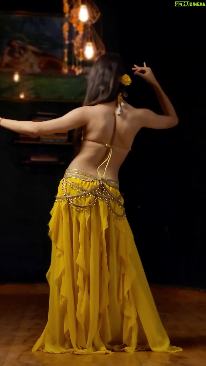 Ojasvi Verma - 118.7K Likes - Backmoves on Saki Saki is a MUST! You gotta learn such Backmoves techniques in my upcoming workshop 😘♥️

#reels #bellydancer #viral #ojasvivermadance