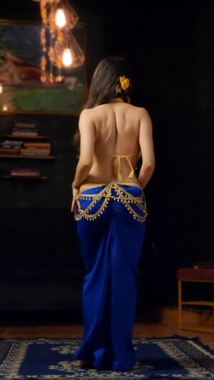 Ojasvi Verma Instagram - Learn this CONTROL! Move your body MAGNETICALLY š§²š Subscribe to my classes today š£ Link Bio š§Ø
#reels #viral #ojasvivermadance #bellydancer