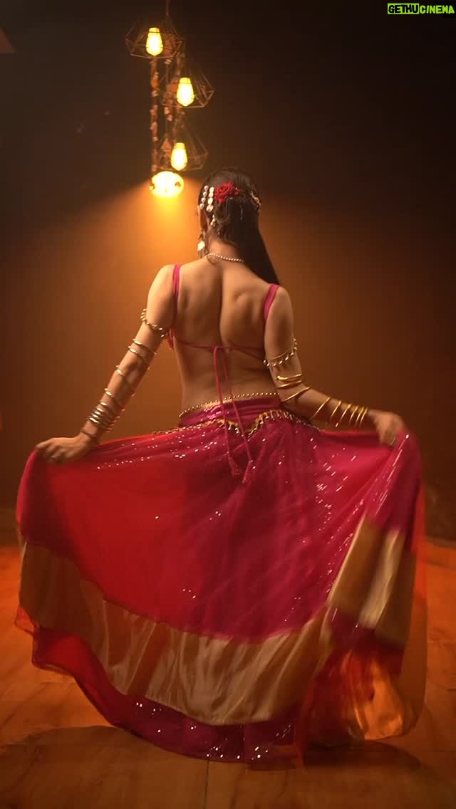 Ojasvi Verma - 32.4K Likes - Backmoves that spark like Bijuriya ⚡💥

#bijuria @varundvn @sonunigamofficial @janhvikapoor @sonymusicindia @tanishk_bagchi
@dharmamovies
#reels #bellydancer #viral #ojasvivermadance