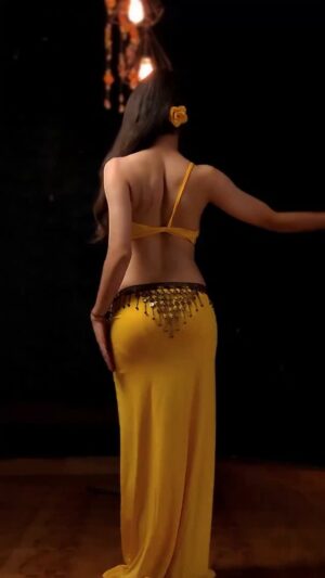 Ojasvi Verma Instagram - Qatal hua? š„µ
#reels #viral #bellydancer #ojasvivermadance