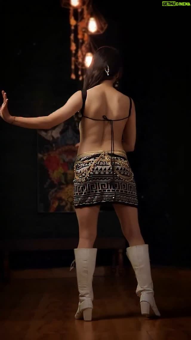 Ojasvi Verma - 34.4K Likes - Dropping a bomb 💣 🙈

#reels #bellydancer #viral #ojasvivermadance