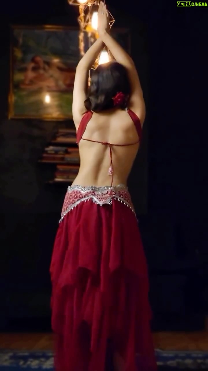 Ojasvi Verma - 21.4K Likes - Whom do you see me dancing with?? ♥️🦢

#bellydancer #reels #viral #ojasvivermadance