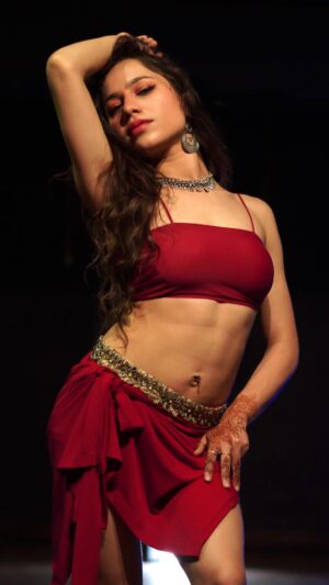 Ojasvi Verma Instagram - Grab “Flat 50% Discount Offer” with code DIWALI30!!! Learn beautiful and mesmerising techniques and choreography in my Online Bellydance Classes! Beginner to Advance level 😍

Registration Link in bio 🥰

Costume : @ojasvibellydancecloset 

#bellydance #reels #ojasvivermadance 

[ Bellydance, bellydancer, raqs sharki, oriental dance, bellydance drum solo, dance]