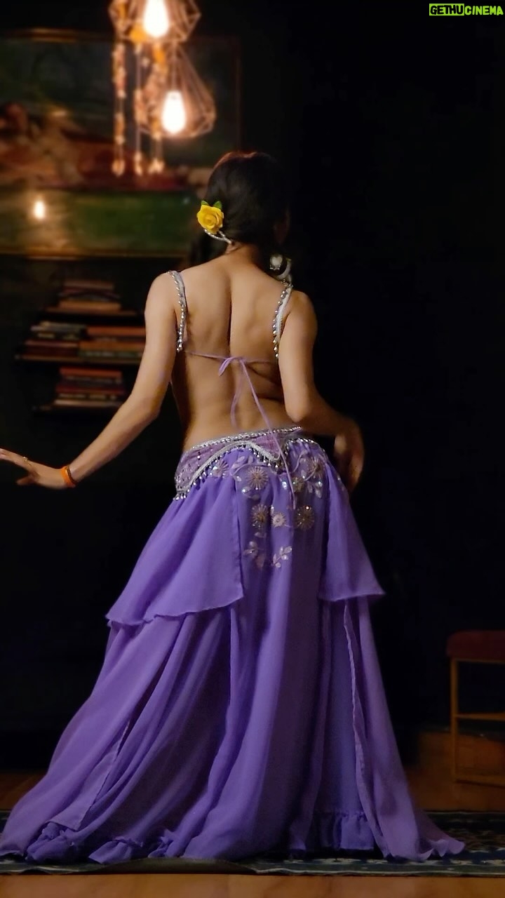 Ojasvi Verma - 466.2K Likes - Uyi Umma in Purple 🙈♥️

#reels #viral #bellydancer #ojasvivermadance