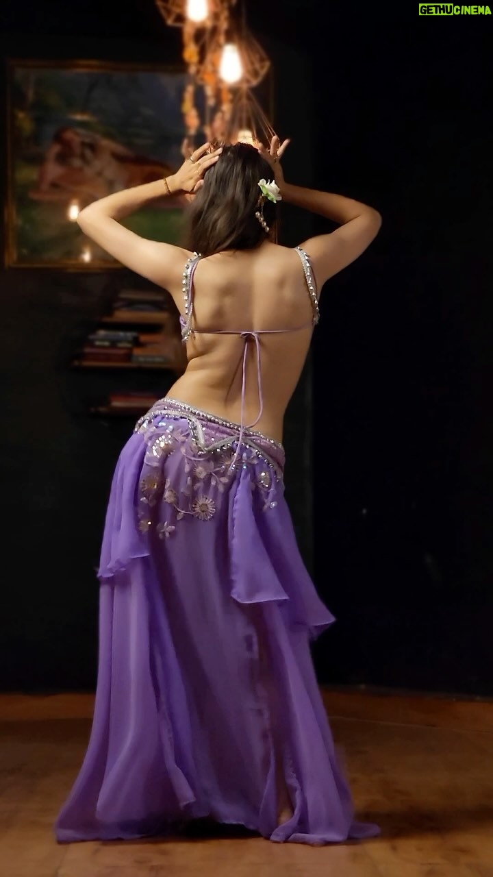 Ojasvi Verma - 35.9K Likes - Went all in with my backmoves techniques because it’s my favourite song with amazing variations in music 🤗♥️

#reels #viral #bellydancer #ojasvivermadance