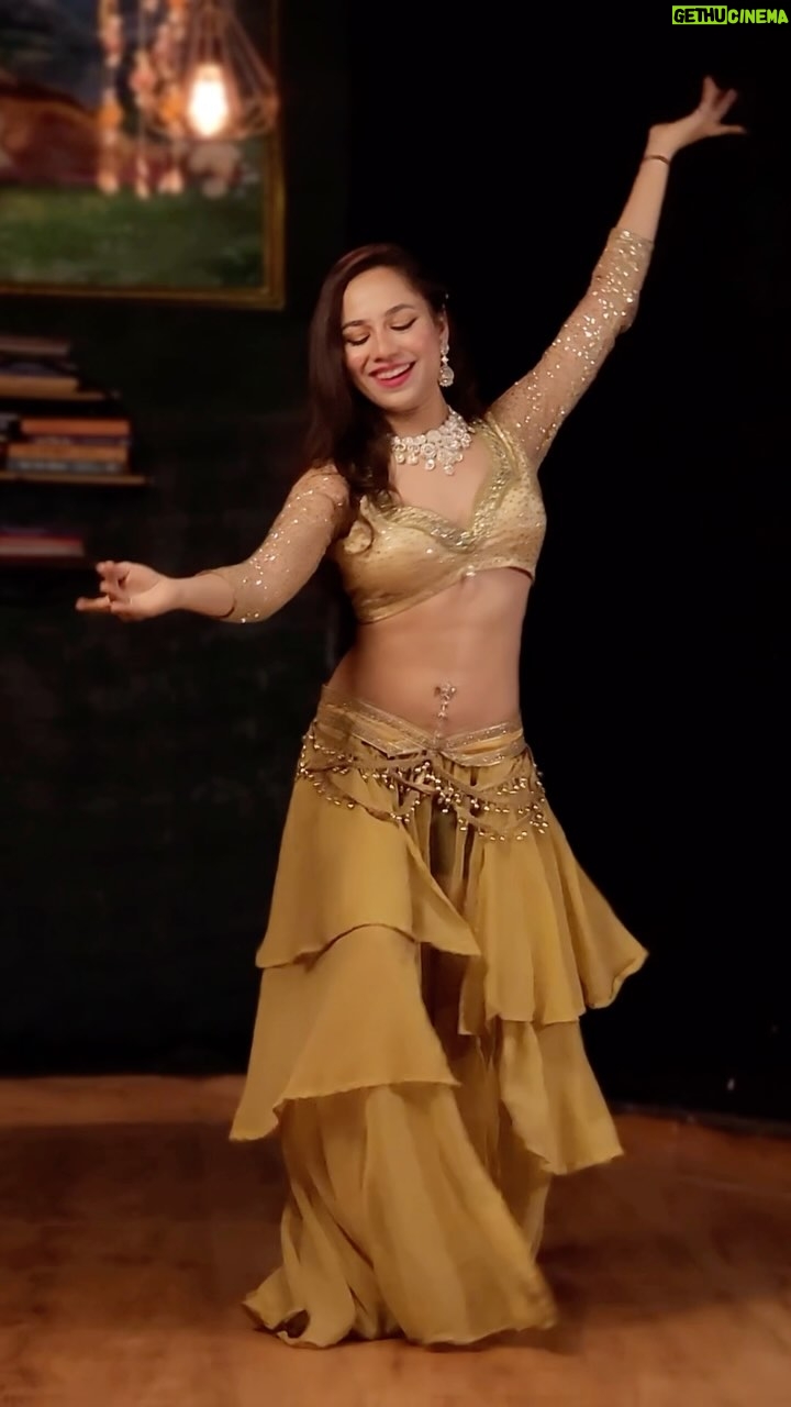 Ojasvi Verma - 44.8K Likes - A graceful Bellydance Short DrumSolo for my Students 🤗♥️ 

#reels #bellydance #bellydancer #ojasvivermadance