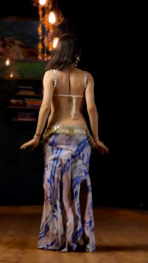 Ojasvi Verma Instagram - Backmoves Workshop Alert šā¼ļø
Join me in my 2 days workshop to learn the Backmoves Techniques and Choreography! Full details on my website - Link in Bio ššš
#reels #viral #ojasvivermadance #bellydancer