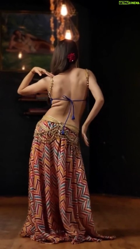 Ojasvi Verma - 455.9K Likes - Choli ke Peeche, unbeatable Backmoves hai 💃😄♥️

#reels #viral #ojasvivermadance #bellydancer
