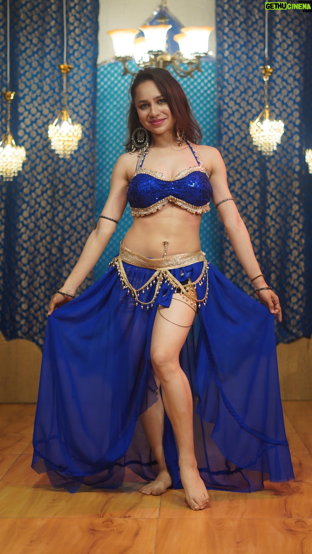 Ojasvi Verma - 20K Likes - Lovely day for a BELLYDANCE drum solo in my favourite outfit
Costume : 👗 @ojasvibellydancecloset 

#reels #viral #bellydancer #ojasvivermadance
