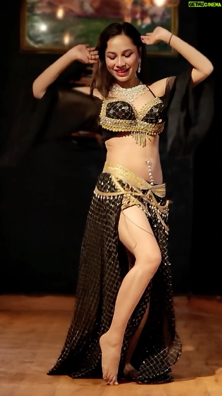 Ojasvi Verma - 43.8K Likes - Choreographed a Beginner to Intermediate Level - Melody of Heartbeats DrumSolo Routine! Do you want to learn it? Check out all the Pre-recorded Drum solos in my Website to Subscribe & Learn! Adding this one soon 😘♥️ 

#reels #bellydance #bellydancer #viral #ojasvivermadance