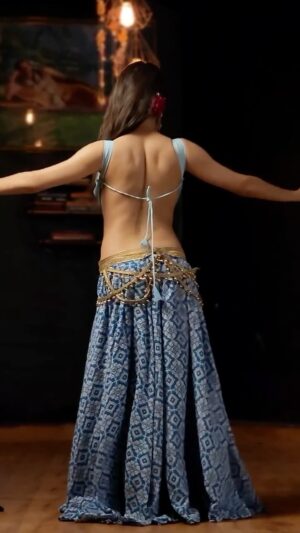 Ojasvi Verma Instagram - Backmoves Techniques & Choreography Workshop Alert ā¼ļø Link in Bio for details & Registration šā„ļø
#reels #bellydancer #viral #ojasvivermadance