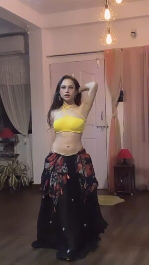 Ojasvi Verma Instagram - Who remembers this video from 2021 šā„ļø
#reels #viral #bellydancer #ojasvivermadance