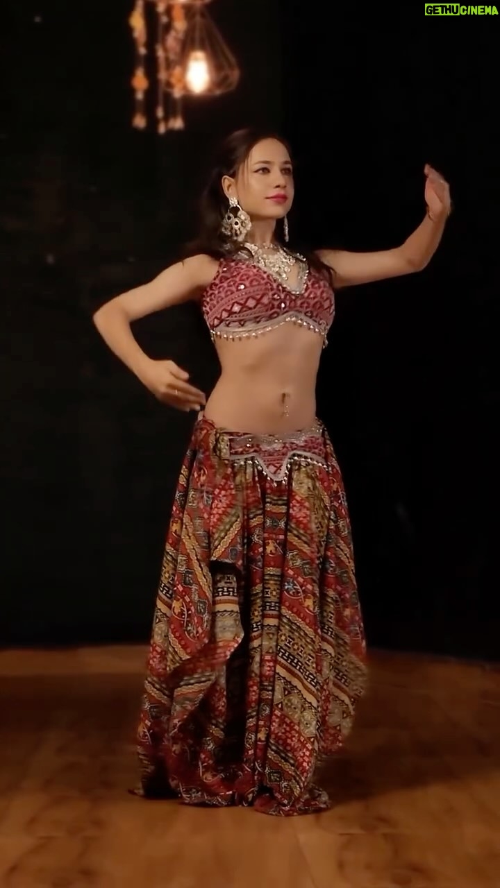 Ojasvi Verma - 145.7K Likes - Kathputali Gudiya (Robo-belly Girl) 🥰♥️ 

#reels #bellydance #bellydancer #ojasvivermadance