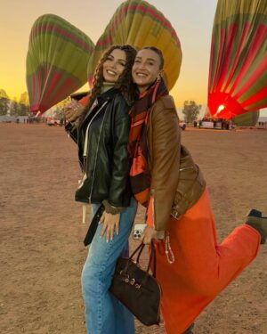 Olga Buzova Instagram - Моя девочка @olya.des, с днем рождения 🎊
Люблю тебя и благодарю тебя за любовь уже столько лет🫶🏻
Будь счастлива ♥️ я далеко, но всегда рядом ♾️
