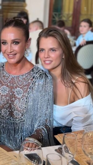 Olga Buzova Instagram - Теперь мы вместе с Олей @buzova86  ищем Леху. 
Кто с нами? 😭❤️
#ландышивтораявесна