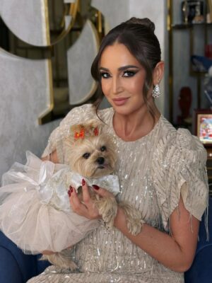 Olga Buzova Instagram - Я хочу нас запомнить такими. Евы не стало. 😭 Моя бусинка улетела на облачка.
Беги по радуге счастливой, как ты всегда бегала по травке 🐶🌈
Мой самый любимый мокрый нос ♥️ спасибо за счастье в 13 лет ♾️ навсегда в моем сердце 💔