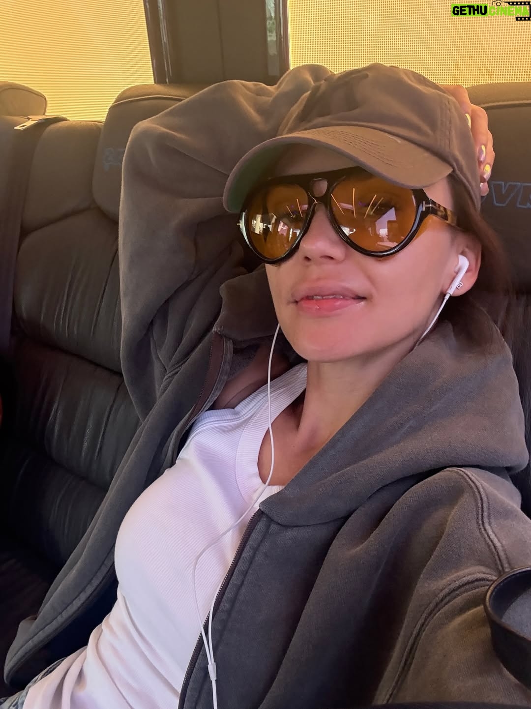 Olga Seryabkina - 50.1K Likes - Один гастрольный день как маленькая жизнь ☀️