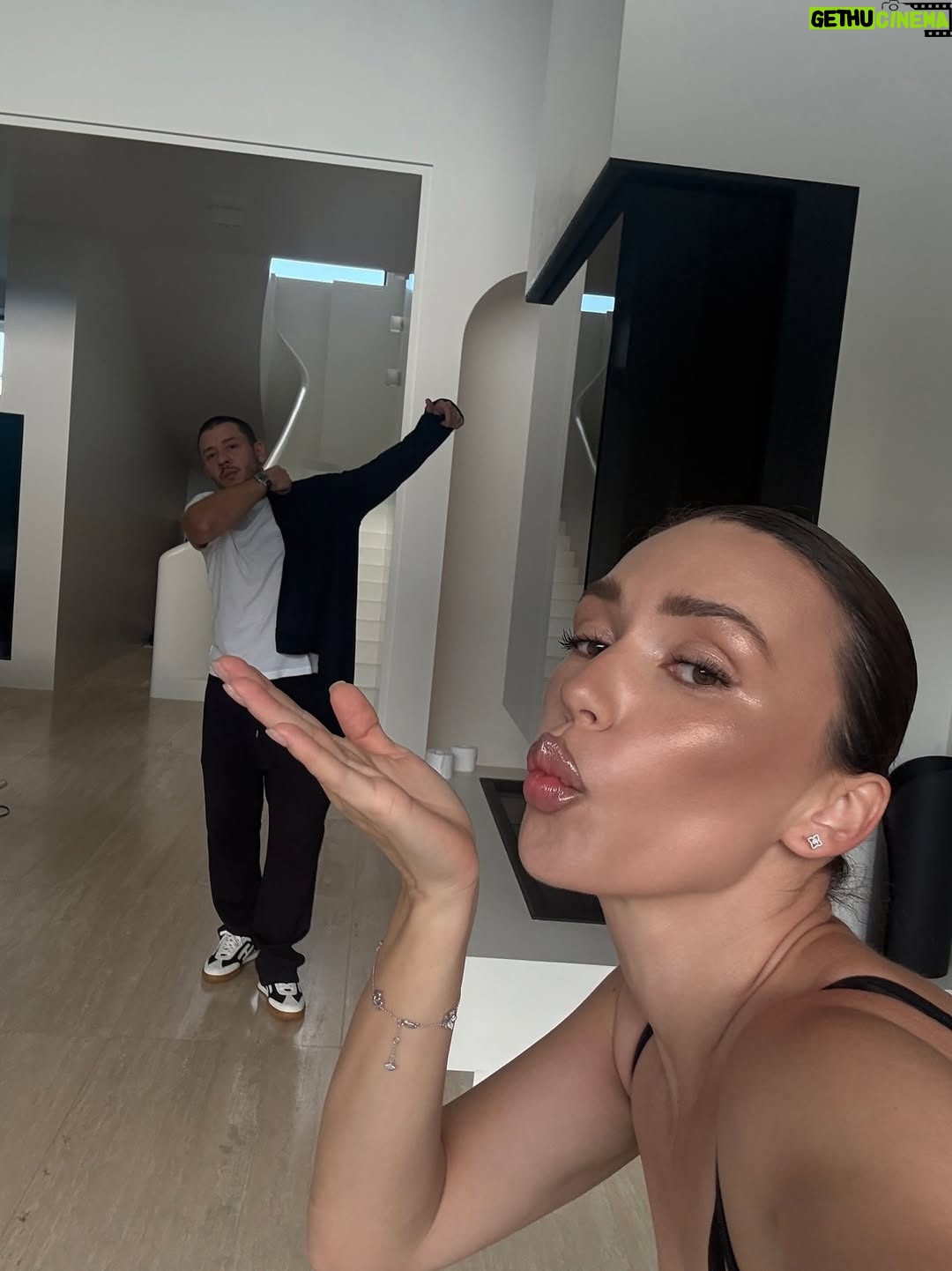 Olga Seryabkina - 34.3K Likes - 🧸