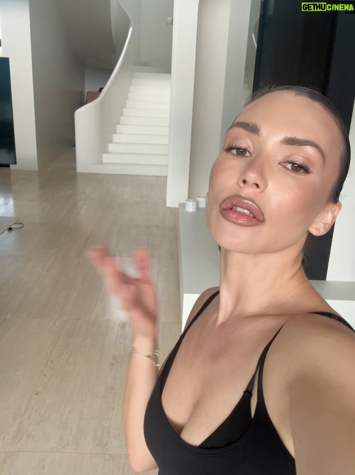 Olga Seryabkina - 34.3K Likes - 🧸