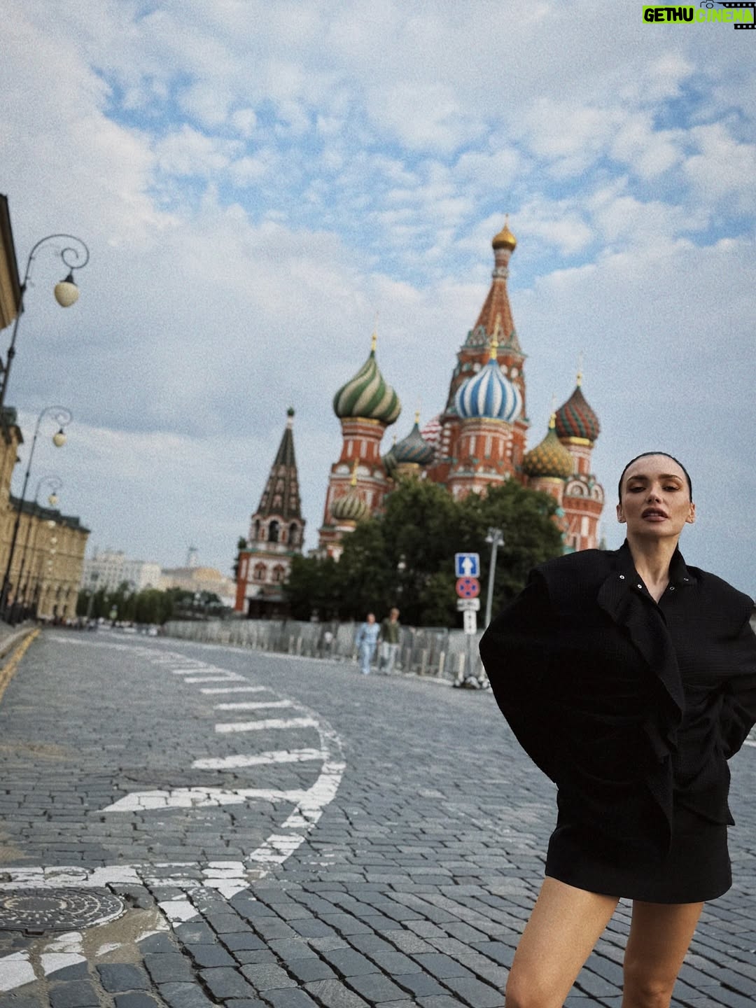 Olga Seryabkina - 18.5K Likes - С Днем рождения, лучший город на планете. С праздником, любимая Москва ❤️