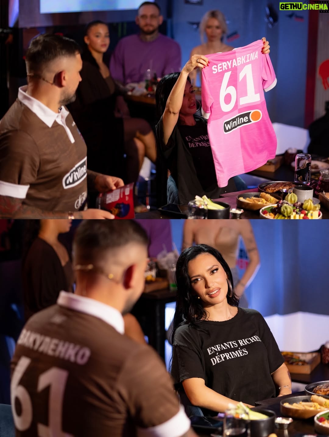 Olga Seryabkina - 37.5K Likes - Как вам выпуск «Вопрос Ребром» со мной? 🦅. Вась, @bastaakanoggano , спасибо за приглашение, в твоей компании всегда интересно! Если честно, я ожидала, что вопросы будут более жесткие и каверзные, и меня удивила максимальная лояльность аудитории. Думаю, что это в определенном смысле показывает отношение ко мне, и мне это безумно приятно ❤️
Кто не видел, обязательно посмотрите выпуск и напишите, как вам 👇🏻