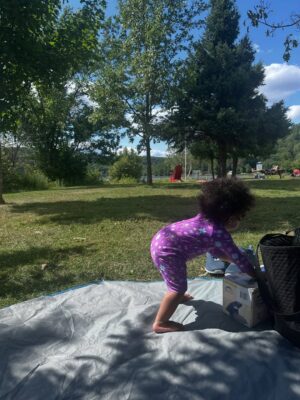 Omoni Oboli Instagram - A time was had in Muskoka 😍😍😍
Cottage living with the entire family 🎉
Marelle’s birthday weekend was a beautiful time 🥰
It was a time to rewind and refresh. Thank you Lord for this life and your grace 🙏🏾💕
Besties, may every good thing come this new week. Amen 🙏🏾