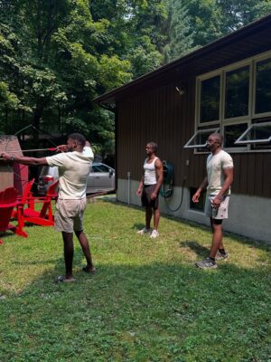 Omoni Oboli Instagram - A time was had in Muskoka 😍😍😍
Cottage living with the entire family 🎉
Marelle’s birthday weekend was a beautiful time 🥰
It was a time to rewind and refresh. Thank you Lord for this life and your grace 🙏🏾💕
Besties, may every good thing come this new week. Amen 🙏🏾