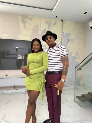 Omoni Oboli Instagram - Give these two a name. 

Bonnie & Clyde 2.0 😩
Lynus and Forginia 

@ikogbonna and I were a mess in Nutty Neighbours. Watch Nutty Neighbours on Omoni Oboli Drama Tv. 

Congratulations mama @omonioboli on 100k subscribers your new channel 🥂