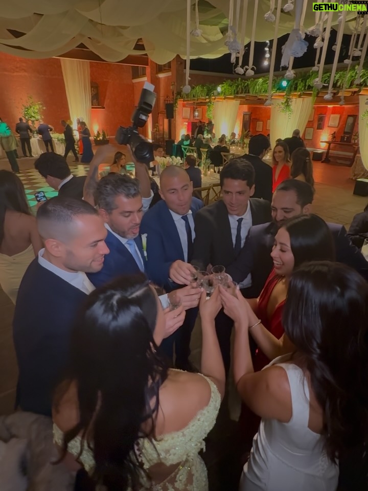 Onelia Molina - 53.5K Likes - Andrea & Roberto 💍 🤍
Que sean muy felices amigos lindos , celebraremos el amor hoy , mañana y siempre .