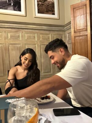 Onelia Molina Instagram - Siempre me quedarán cortas las palabras para decirte cuánto te amo y te admiro . Gracias por ser mi compañero de vida . Como te digo siempre , gracias a ti sé que jamás estaré sola . Feliz cumpleaños churro ❤️