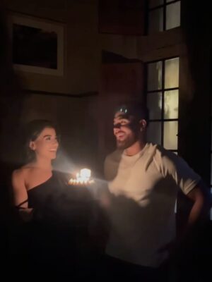 Onelia Molina Instagram - Siempre me quedarán cortas las palabras para decirte cuánto te amo y te admiro . Gracias por ser mi compañero de vida . Como te digo siempre , gracias a ti sé que jamás estaré sola . Feliz cumpleaños churro ❤️