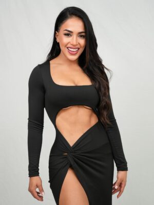 Onelia Molina Instagram - Que tu sonrisa sea la respuesta 🤍
Aquí sus Onelia’s de la suerte para que sea una semana donde nada te derrumbe 🫶🏻
👗 @artemiza.pe