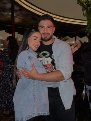 Onelia Molina Instagram - Un año más rodeada de la gente que amo. Tal vez no siempre cerca físicamente, pero sí siempre presentes en mi corazón. Recibiendo este añito más de vida con mucho amor, abrazos sinceros, y personas que suman. Gracias por tanto ❤️