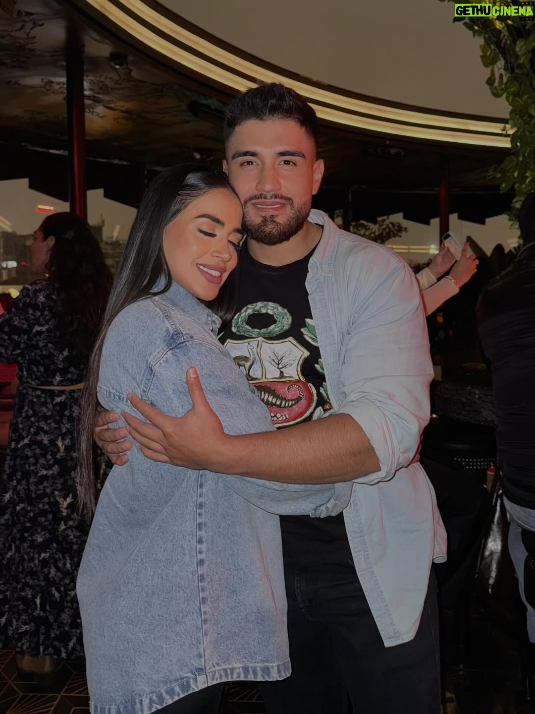 Onelia Molina - 129K Likes - Un año más rodeada de la gente que amo. Tal vez no siempre cerca físicamente, pero sí siempre presentes en mi corazón. Recibiendo este añito más de vida con mucho amor, abrazos sinceros, y personas que suman. Gracias por tanto ❤️