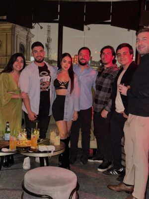 Onelia Molina Instagram - Un año más rodeada de la gente que amo. Tal vez no siempre cerca físicamente, pero sí siempre presentes en mi corazón. Recibiendo este añito más de vida con mucho amor, abrazos sinceros, y personas que suman. Gracias por tanto ❤️