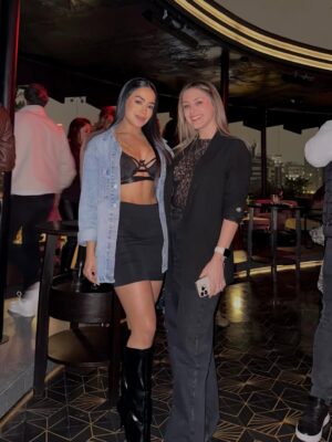 Onelia Molina Instagram - Un año más rodeada de la gente que amo. Tal vez no siempre cerca físicamente, pero sí siempre presentes en mi corazón. Recibiendo este añito más de vida con mucho amor, abrazos sinceros, y personas que suman. Gracias por tanto ❤️
