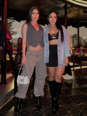 Onelia Molina Instagram - Un año más rodeada de la gente que amo. Tal vez no siempre cerca físicamente, pero sí siempre presentes en mi corazón. Recibiendo este añito más de vida con mucho amor, abrazos sinceros, y personas que suman. Gracias por tanto ❤️