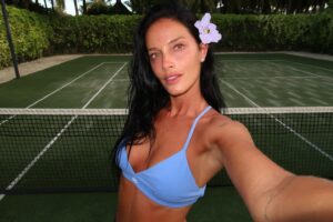 Oriana Sabatini Instagram - @alo @aloyoga