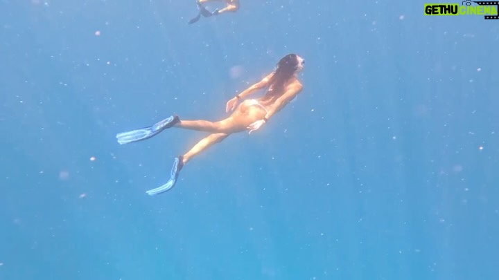 Oriana Sabatini - 3 Likes - mucho amor 🫶🏻🥹✨✨🌊🪸🪼🌞🌞