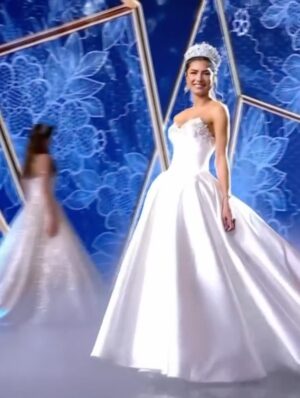Osmariel Villalobos Instagram - ¡Sigo enamorada de este look de novia! ¿Qué les pareció? Creo que me vería muy bien de blanco, ¿no? 🙈👀
¡Gracias de nuevo por todo su apoyo! Nos vemos mañana en la noche por @Telemundo. Y díganme, ¿qué opinan de mí como una posible novia?
👰♀️ por @glaudibyjohanahernandez
#TeamOsmariel #MissUniverseLatina #MULER #Wedding #Bride #Bridal