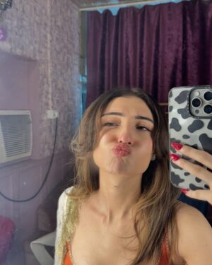 Oviya Darnal Instagram - Cute laila.🫶🏻