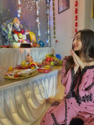 Oviya Darnal Instagram - Bappa❤️