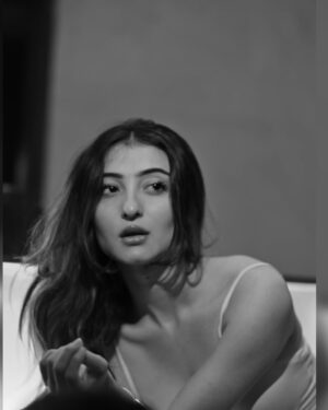Oviya Darnal Instagram - And exaleeeeeee
📸: @sackfilmzz @fotonatic_