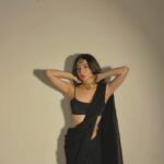 Oviya Darnal