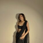 Oviya Darnal