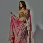 Oviya Darnal