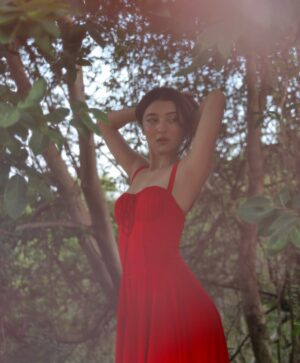 Oviya Darnal Instagram - Tell the gc i said hii😌
📸 @mk_click2 ✨